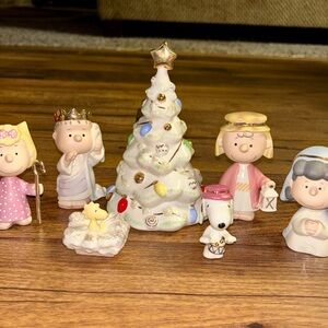 Lenox White & Gold Ceramic Christmas Tree with Peanuts Nativity Figurines